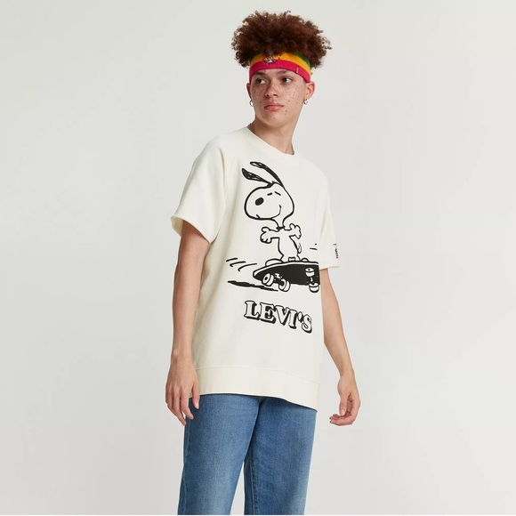 NWT VINTAGE DISCONTINUED Levi’s x Peanuts SS Crewneck Cutoff Sweatshirt - Picture 1 of 4